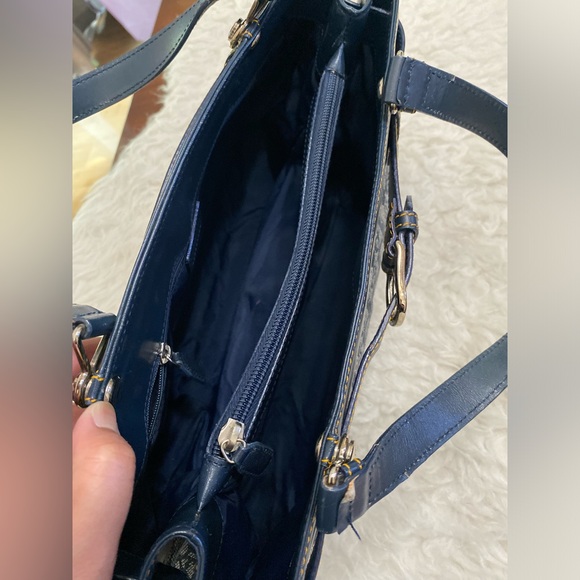 Dior
Dior Blue Oblique Canvas and Leather Jeans Pocket Tote - Picture 11 of 17